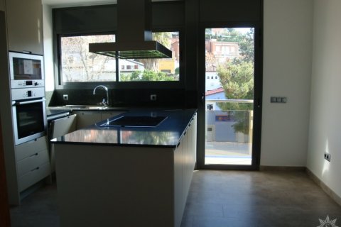 Villa à vendre à Barcelona, Espagne, 4 chambres, 300 m2 No. 41459 - photo 28