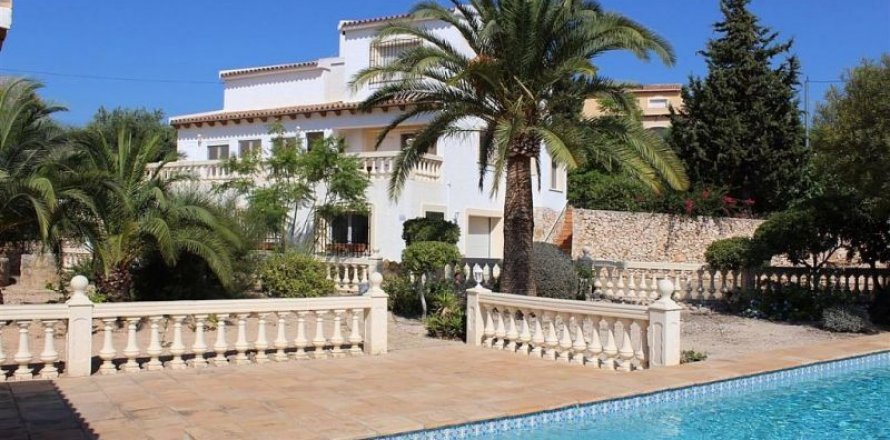 Villa à Calpe, Alicante, Espagne 4 chambres, 310 m2 No. 45417