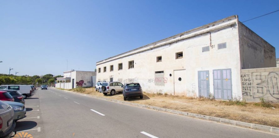 Commercial property à Ciutadella De Menorca, Menorca, Espagne 1340 m2 No. 47057