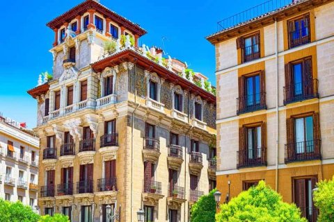 Real estate for sale decreased by 10% in Madrid, but increased by 5% in Barcelona