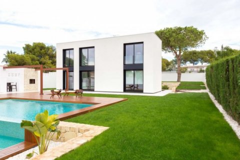 Villa à vendre à Torrevieja, Alicante, Espagne, 4 chambres,  No. 46331 - photo 1