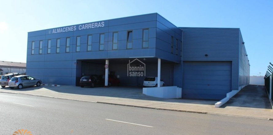 Commercial property à Sant Lluis, Menorca, Espagne 2400 m2 No. 46999