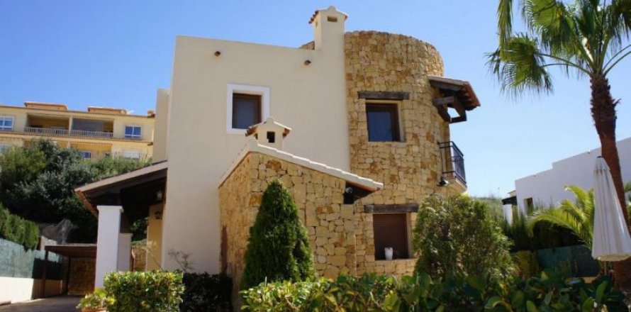 Villa à Calpe, Alicante, Espagne 3 chambres, 266 m2 No. 45204