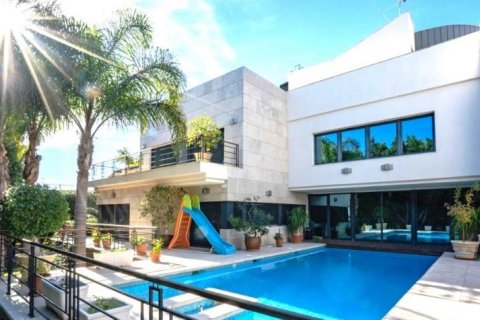 Villa à vendre à Alicante, Espagne, 8 chambres, 1.6 m2 No. 43685 - photo 3