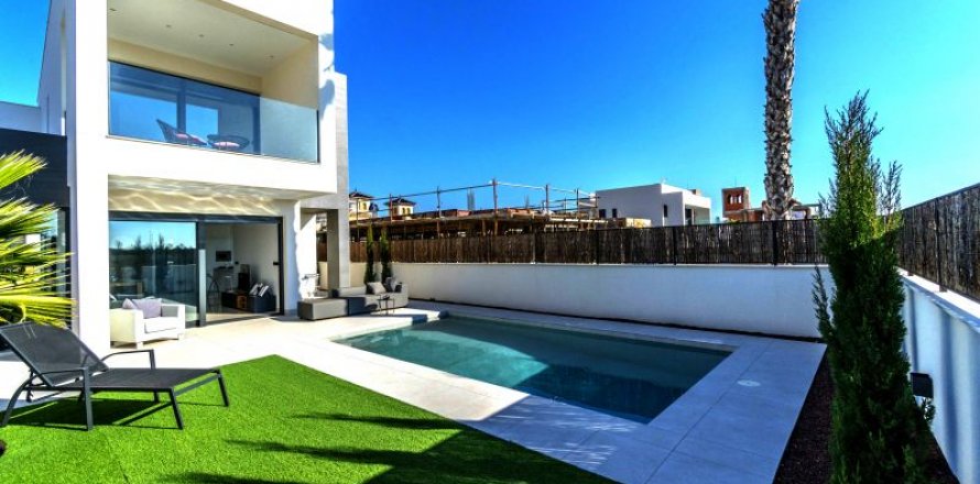 Villa à Santa Pola, Alicante, Espagne 3 chambres, 219 m2 No. 45249