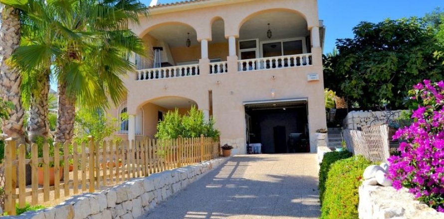 Villa à Altea, Alicante, Espagne 4 chambres, 273 m2 No. 44417