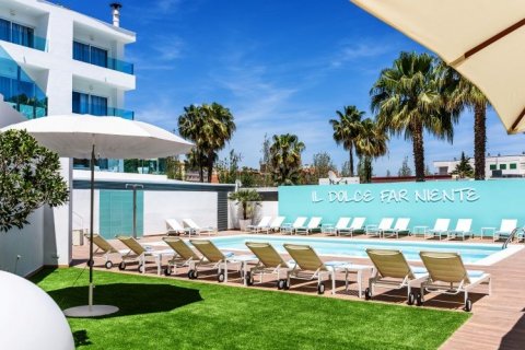 Hotel à vendre à Santa Ponsa, Mallorca, Espagne, 49 chambres,  No. 43635 - photo 4