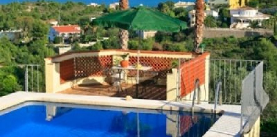 Villa à Denia, Alicante, Espagne 5 chambres, 420 m2 No. 45494
