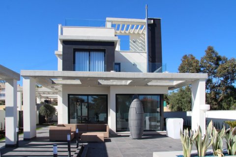 Villa à vendre à El Campello, Alicante, Espagne, 3 chambres, 405 m2 No. 50692 - photo 1