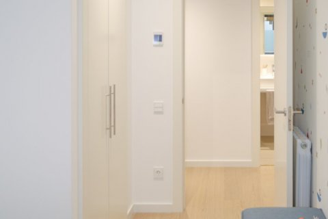Apartment à vendre Barcelona, Espagne, 4 chambres, 115 m2 No. 49805 - photo 23