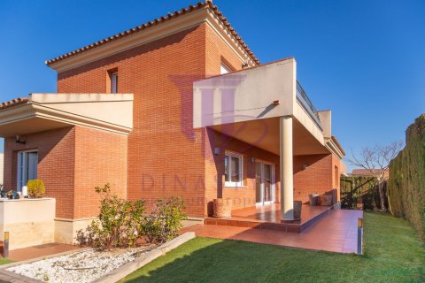 House à vendre à Vilafortuny, Tarragona, Espagne, 3 chambres, 240 m2 No. 53641 - photo 7
