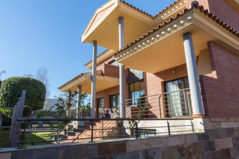 Villa à vendre à Salou, Tarragona, Espagne, 5 chambres, 300 m2 No. 53618 - photo 1