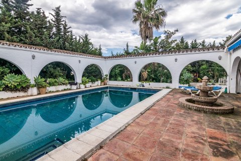 Villa à vendre à Estepona, Malaga, Espagne, 4 chambres, 313 m2 No. 53533 - photo 1