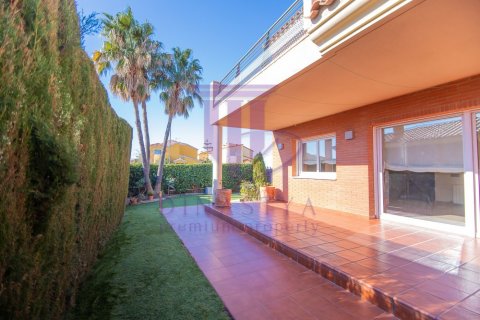House à vendre à Vilafortuny, Tarragona, Espagne, 3 chambres, 240 m2 No. 53641 - photo 11