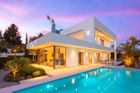 Villa à vendre à Nueva Andalucia, Malaga, Espagne, 5 chambres, 441 m2 No. 53523 - photo 1