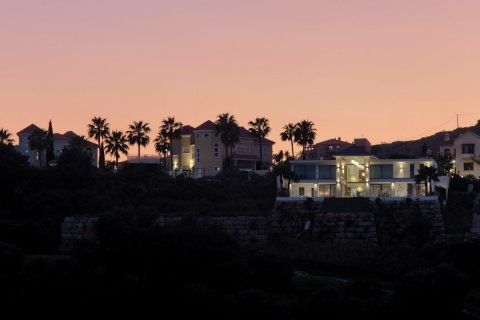 Villa à vendre à La Alqueria-El Paraíso, Malaga, Espagne, 4 chambres, 380 m2 No. 53393 - photo 27