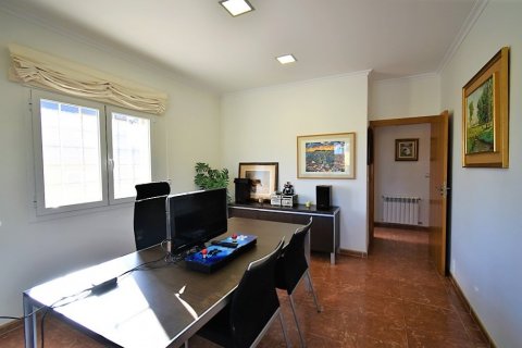 Villa à vendre à L'Eliana, Valencia, Espagne, 4 chambres, 500 m2 No. 53904 - photo 8