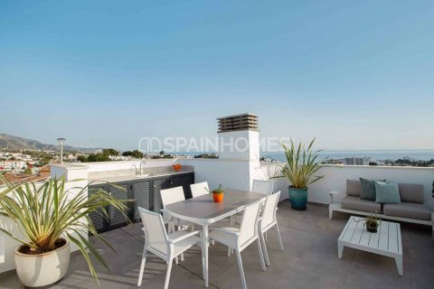 Villa à vendre à Nerja, Malaga, Espagne, 3 chambres, 149 m2 No. 55319 - photo 2