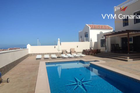 Villa à vendre à Torviscas, Tenerife, Espagne, 6 chambres, 200 m2 No. 54888 - photo 2