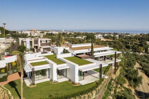 Villa à vendre La Quinta, Malaga, Espagne, 6 chambres, 976 m2 No. 55436 - photo 1