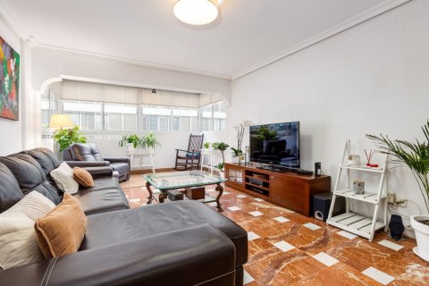 Apartment à vendre à Alicante, Espagne, 4 chambres, 140 m2 No. 58815 - photo 1