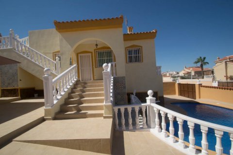 Villa à vendre à Ciudad Quesada, Alicante, Espagne, 3 chambres, 85 m2 No. 58358 - photo 1