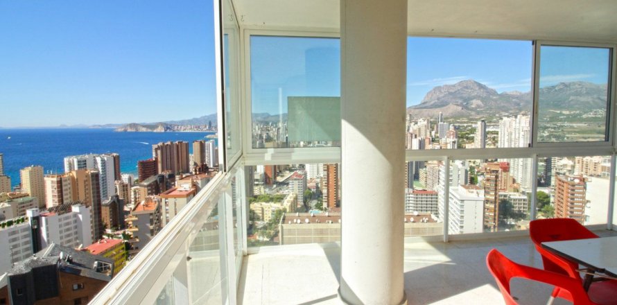 Apartment à Benidorm, Alicante, Espagne 2 chambres, 78 m2 No. 58936