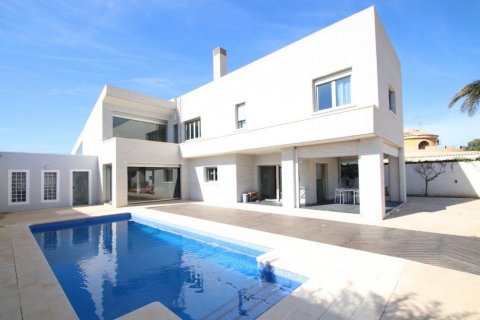 Villa à vendre à Torrevieja, Alicante, Espagne, 5 chambres, 299 m2 No. 59399 - photo 1