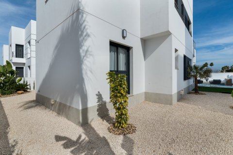 Villa à vendre à Los Alcazares, Murcia, Espagne, 3 chambres, 194 m2 No. 58164 - photo 3