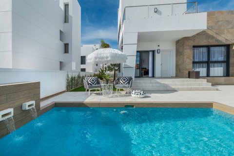 Villa à vendre à Los Alcazares, Murcia, Espagne, 3 chambres, 194 m2 No. 58164 - photo 2