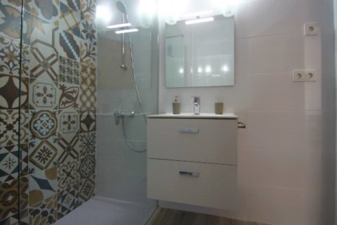 Apartment à vendre à Alicante, Espagne, 1 chambre, 67 m2 No. 58279 - photo 6