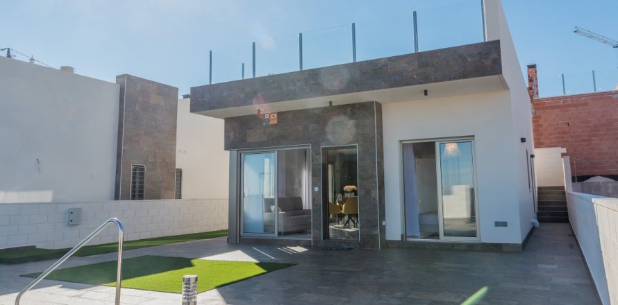 Villa à Villamartin, Alicante, Espagne 3 chambres, 84 m2 No. 58144