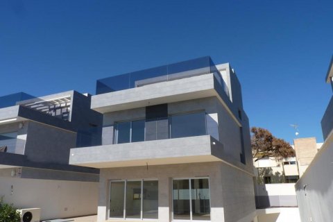Villa à vendre à Torre de la Horadada, Alicante, Espagne, 5 chambres, 282 m2 No. 58212 - photo 1