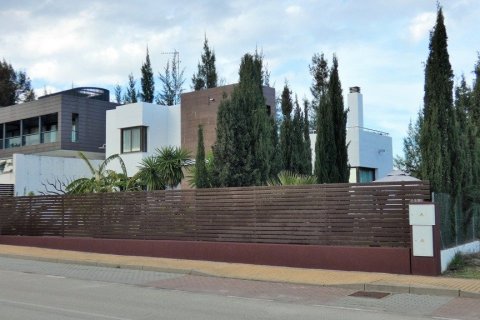 Villa à vendre à Jerez de la Frontera, Cadiz, Espagne, 4 chambres, 343 m2 No. 3705 - photo 1