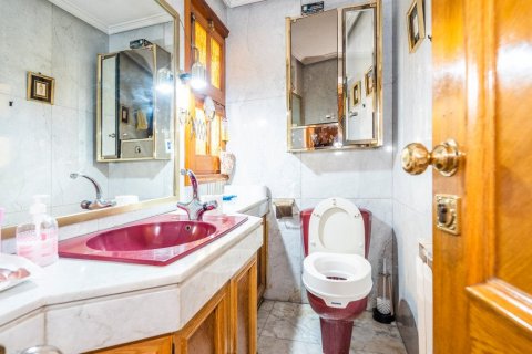 Villa à vendre à Madrid, Espagne, 5 chambres, 890 m2 No. 62241 - photo 9