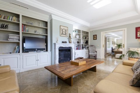 Villa à vendre à Marbella, Malaga, Espagne, 7 chambres, 589.61 m2 No. 3741 - photo 4