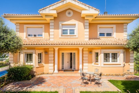 Villa à vendre à Las Rozas de Madrid, Madrid, Espagne, 5 chambres, 647 m2 No. 62106 - photo 2