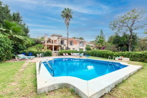 Villa à vendre à Malaga, Espagne, 11 chambres, 1.03 m2 No. 3657 - photo 2