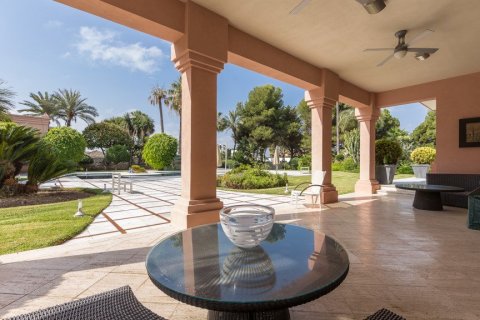 Villa à vendre à El Paraiso, Alicante, Espagne, 11 chambres, 1.07 m2 No. 3453 - photo 9