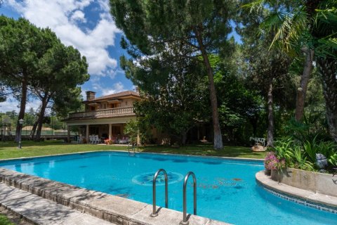 Villa à vendre à Majadahonda, Madrid, Espagne, 5 chambres, 600 m2 No. 3597 - photo 1