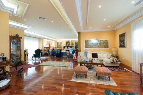 Villa à vendre à Malaga, Espagne, 6 chambres, 2.15 m2 No. 3651 - photo 13