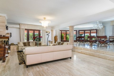 Villa à vendre à Estepona, Malaga, Espagne, 6 chambres, 594.55 m2 No. 3615 - photo 3