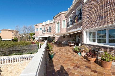 Villa à vendre à Malaga, Espagne, 6 chambres, 2.15 m2 No. 3651 - photo 4