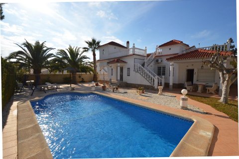 Villa in vendita La Zenia, Alicante, Spagna 3 camere da letto, 180 mq. N° 19368 - foto 1
