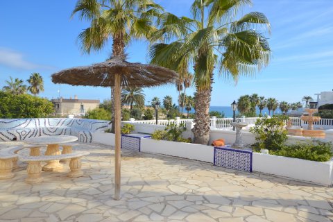 Villa in vendita a Playa Flamenca II, Alicante, Spagna 3 camere da letto, 220 mq. N° 19299 - foto 3