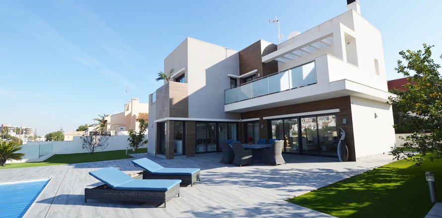 Villa Cabo Roig, Alicante, Spagna 4 camere da letto, 215 mq. N° 19307