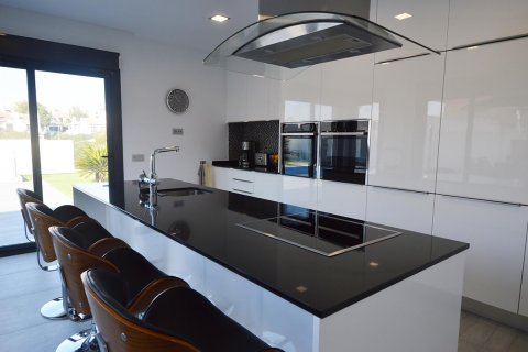 Villa in vendita Cabo Roig, Alicante, Spagna 4 camere da letto, 215 mq. N° 19307 - foto 6