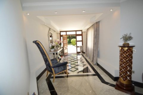 Villa in vendita a Marbella, Malaga, Spagna 6 camere da letto, 2644 mq. N° 20910 - foto 4