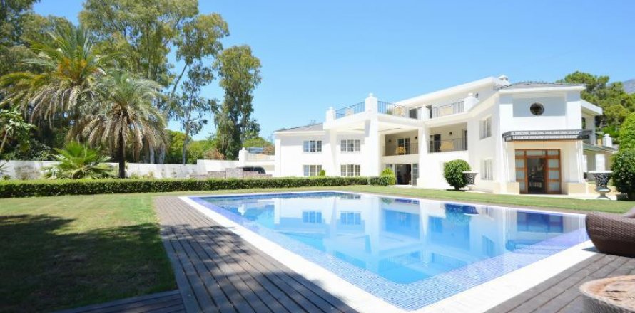 Villa a Marbella, Malaga, Spagna 6 camere da letto, 2644 mq. N° 20910