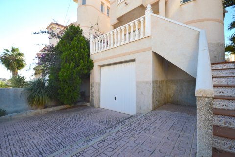Villa in vendita a Villamartin, Alicante, Spagna 3 camere da letto, 120 mq. N° 19191 - foto 2